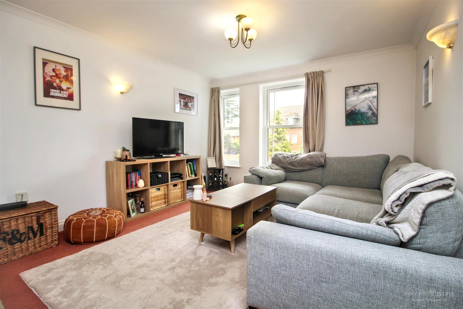 2 bed property in Westcote Road, Reading